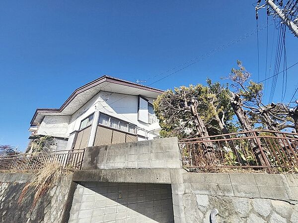土地物件にはご確認頂くポイントがたくさんございます、土地だけのご見学の際もご遠慮せず、ぜひお気軽に担当スタッフにお申しつけくださいませ。