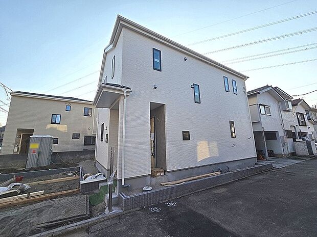 周辺のエリアで他にも沢山売りに出ている物件があります。インターネット掲載前の情報などもありますのでお気軽にお問合せください。まとめてご見学できます。