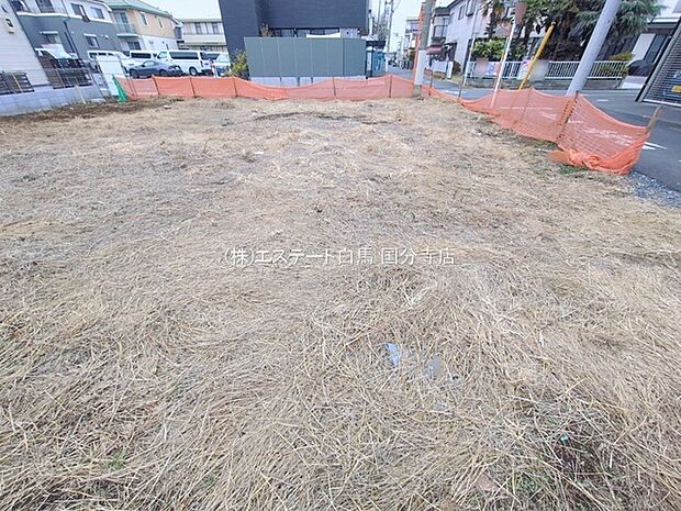 土地物件にはご確認頂くポイントがたくさんございます、土地だけのご見学の際もご遠慮せず、ぜひお気軽に担当スタッフにお申しつけくださいませ。