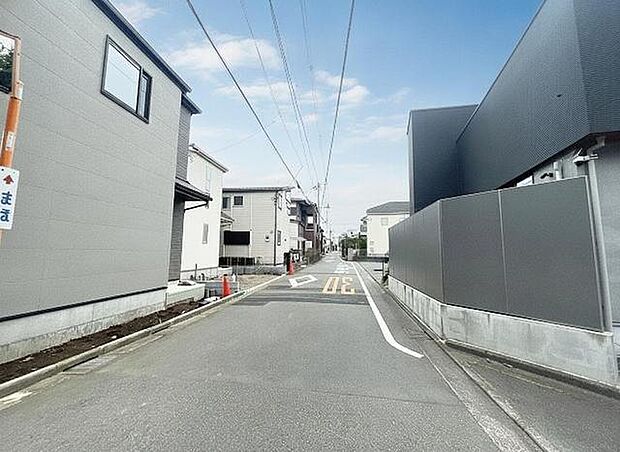 周辺は住宅が建ち並ぶ閑静な住宅街です。 