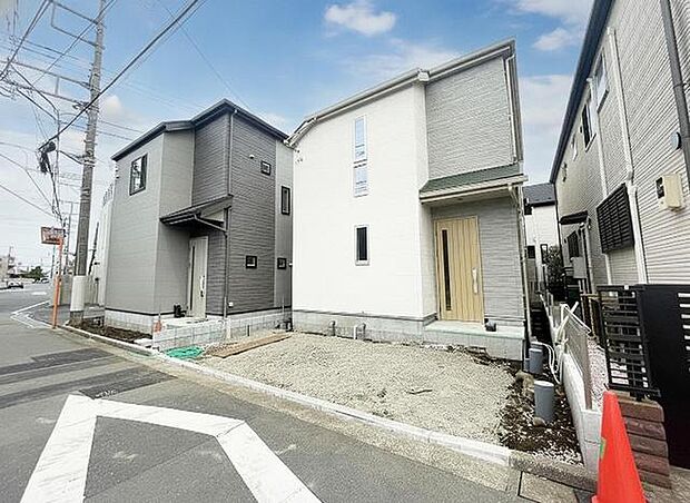 建物が完成しましたので室内のご見学予約スタート。当日のご見学予約も大歓迎です。お気軽にご連絡ください。エステート白馬国分寺店は火曜水曜も営業しております。