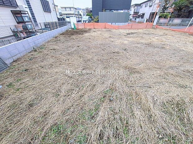 土地物件にはご確認頂くポイントがたくさんございます、土地だけのご見学の際もご遠慮せず、ぜひお気軽に担当スタッフにお申しつけくださいませ。 