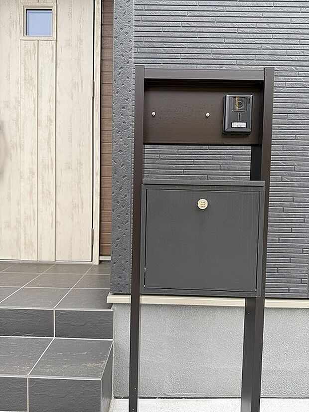 建物が完成しましたので室内のご見学予約スタート。当日のご見学予約も大歓迎です。お気軽にご連絡ください。他にもインターネットに掲載していない情報も沢山ありますので、比較で併せてご見学ができます。 