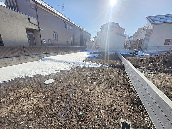 土地物件にはご確認頂くポイントがたくさんございます、土地だけのご見学の際もご遠慮せず、ぜひお気軽に担当スタッフにお申しつけくださいませ。