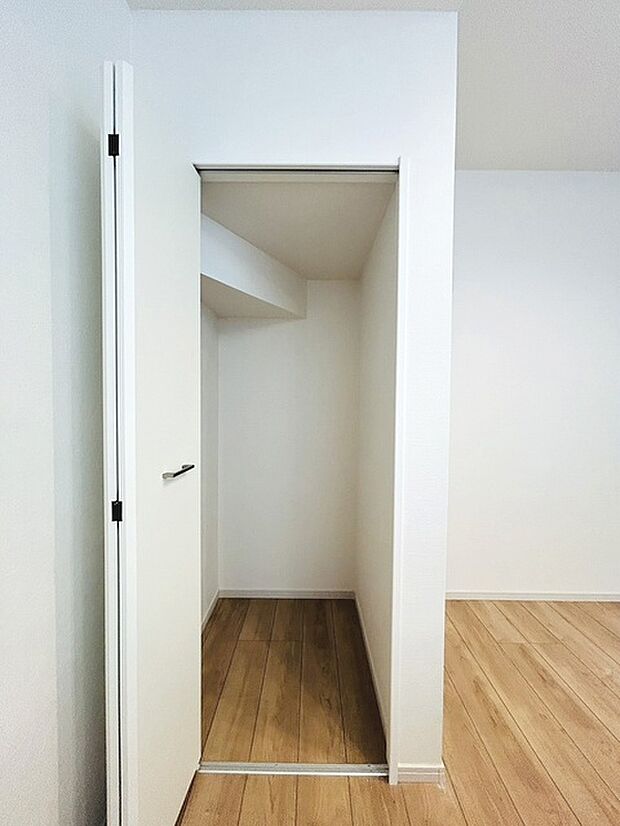 クローゼットなど収納も豊富なお家です。 