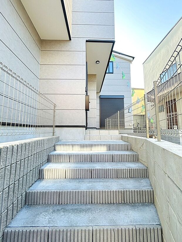 現地のご見学予約もスタートしました。周辺で売りに出ている物件も沢山御座います。まとめてご見学ができますのでお気軽にお申しつけください。 