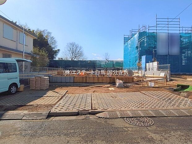 現在建物を建築中です、建築中の物件については現地確認の他、同施工会社の完成施工例のご案内、担当者のプレゼンテーションにてご検討ください。適切なご検討の方法をご説明させて頂きます。 