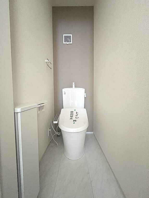 トイレにはウォシュレット機能を標準装備。