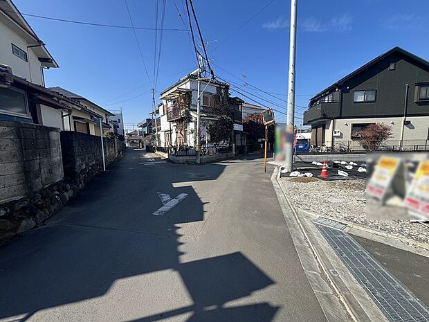 安心して暮らすことのできる住宅街。 住宅地の道路は一般に交通量が少なく車などの騒音が少ないため、住民にとって静かな生活環境が提供されます。