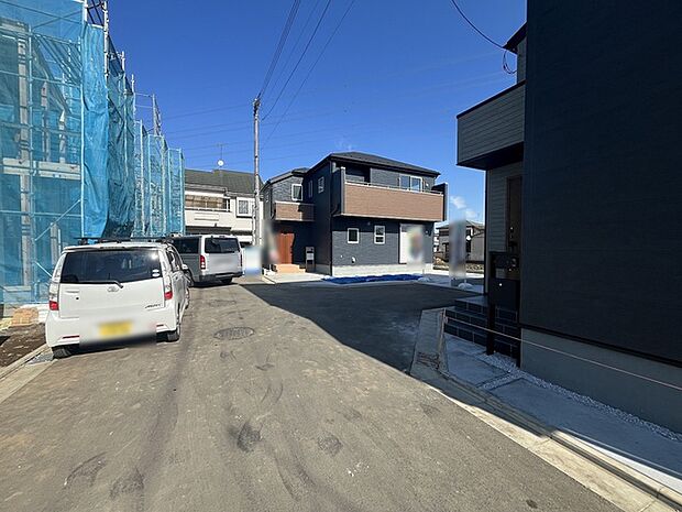 周辺は住宅が建ち並ぶ閑静な住宅街です。