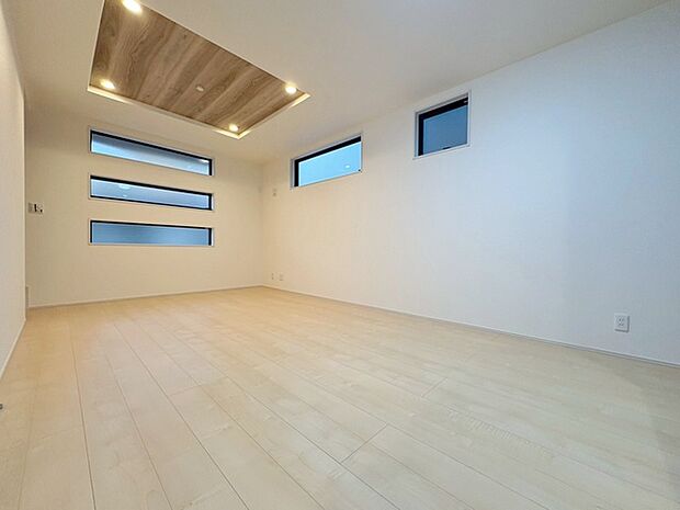 家族が一番集まる場所だから広々としつつも素敵な空間であって欲しい。みんながくつろぐリビングからキッチンまでが一つの空間のように繋がる間取り。 