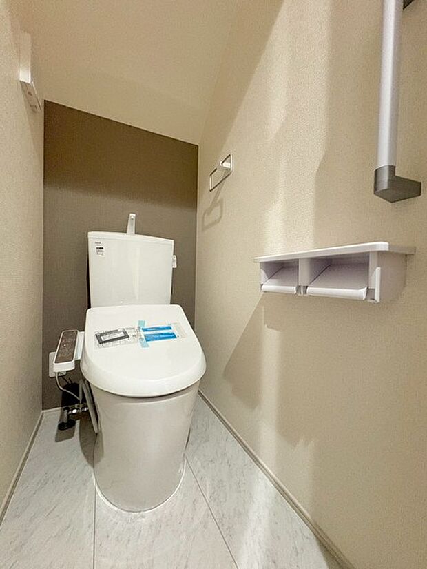トイレにはウォシュレット機能を標準装備。
