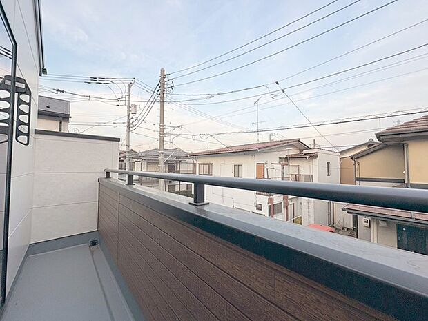 窓からの眺望です。実際に現地で眺望もご確認ください。