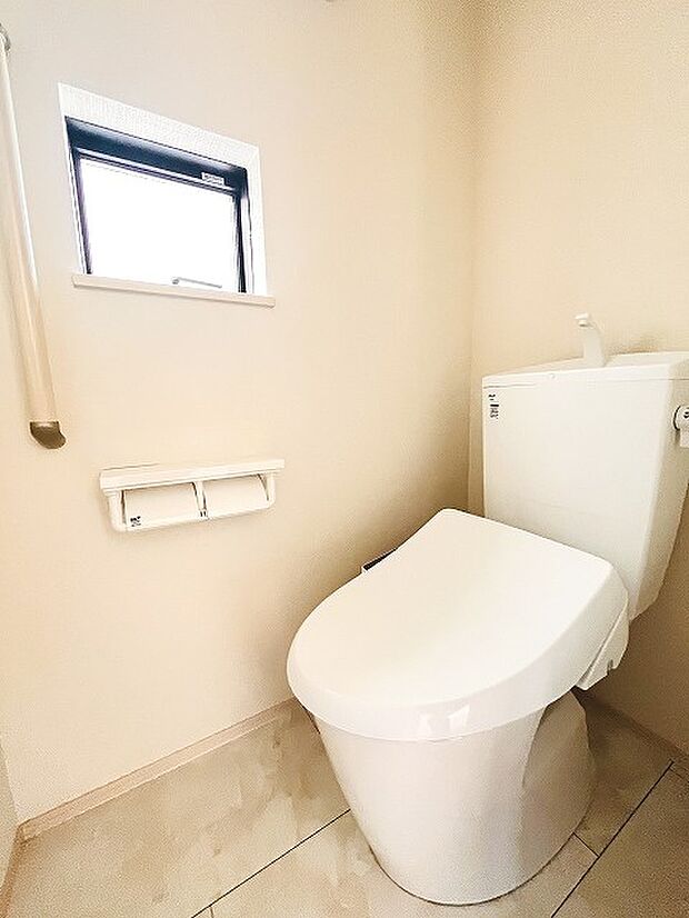 トイレにはウォシュレット機能を標準装備。 