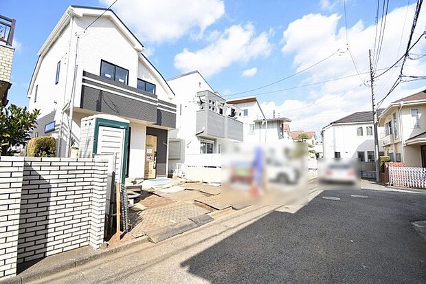 安心して暮らすことのできる住宅街。 住宅地の道路は一般に交通量が少なく車などの騒音が少ないため、住民にとって静かな生活環境が提供されます。