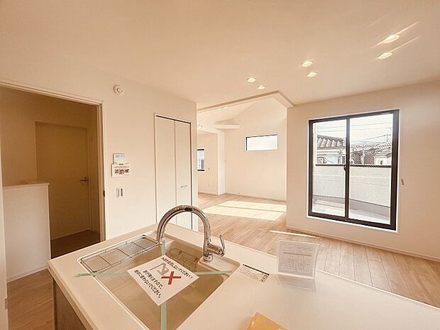 穏やかな温もりを感じる心地よい広がり 