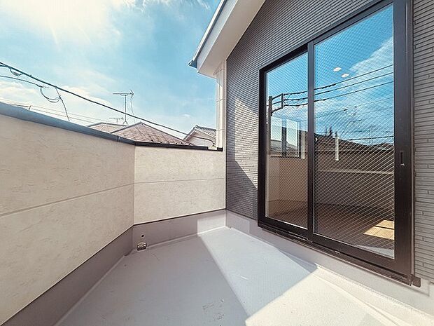 バルコニーからの眺望です。実際に現地で眺望もご確認ください。