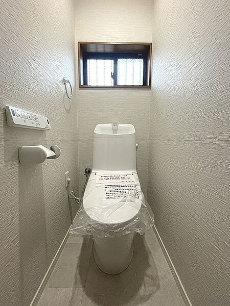 トイレにはウォシュレット機能を標準装備。