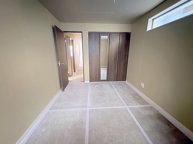 各お部屋に収納が設置されています。