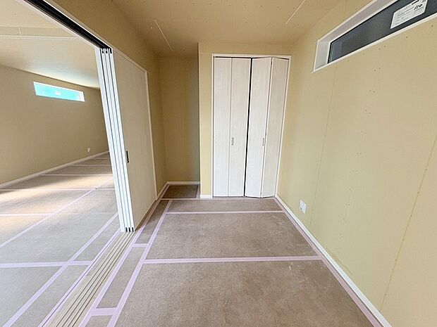 各お部屋に収納が設置されています。