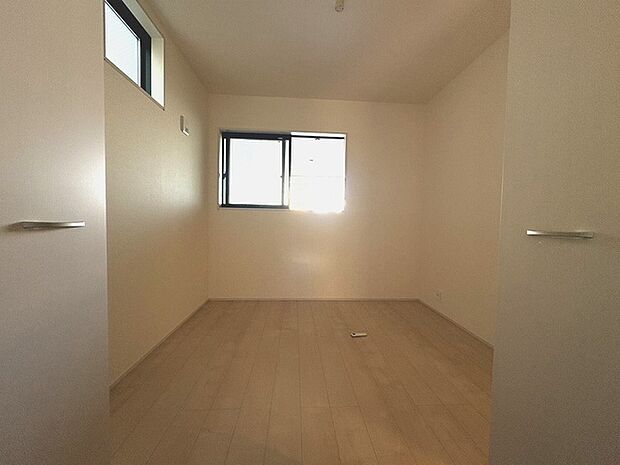 周辺のエリアで他にも沢山売りに出ている物件があります。インターネット掲載前の情報などもありますのでお気軽にお問合せください。まとめてご見学できます。