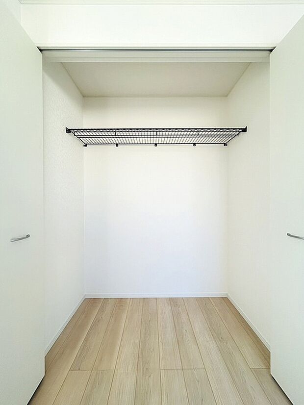 各お部屋に収納が設置されています。 