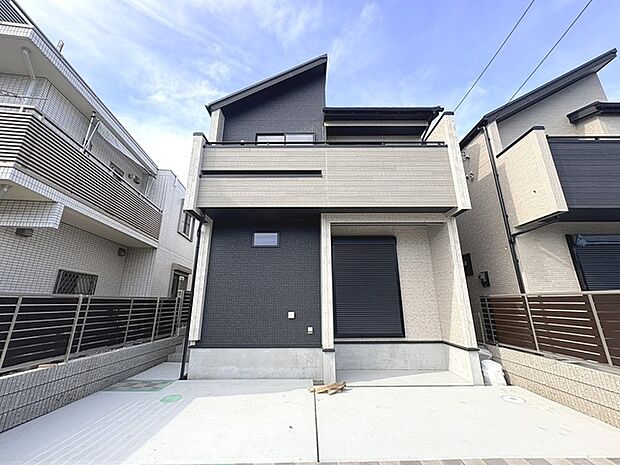 建物が完成しましたので室内のご見学予約スタート。当日のご見学予約も大歓迎です。お気軽にご連絡ください。エステート白馬国分寺店は火曜水曜も営業しております。 