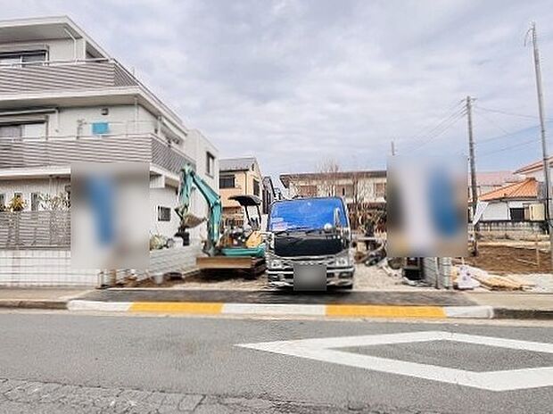 現在建物を建築中です、建築中の物件については現地確認の他、同施工会社の完成施工例のご案内、担当者のプレゼンテーションにてご検討ください。適切なご検討の方法をご説明させて頂きます。