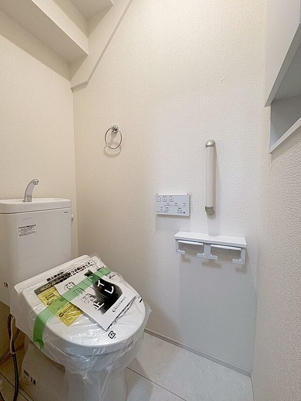 トイレにはウォシュレット機能を標準装備。