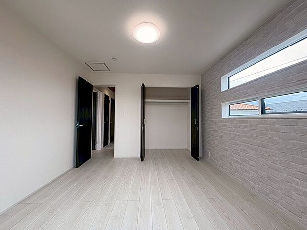 各お部屋に収納が設置されています。