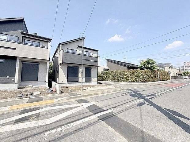 現地のご見学予約もスタートしました。周辺で売りに出ている物件も沢山御座います。まとめてご見学ができますのでお気軽にお申しつけください。