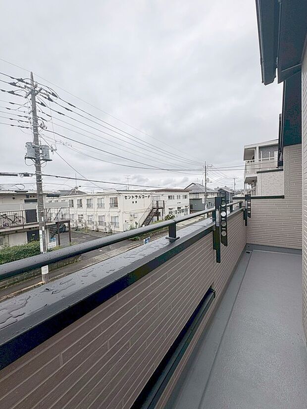 窓からの眺望です。実際に現地で眺望もご確認ください。