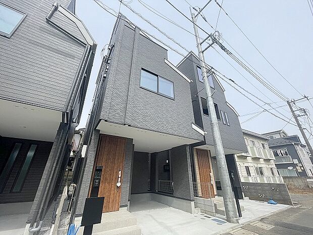 建物が完成しましたので室内のご見学予約スタート。当日のご見学予約も大歓迎です。お気軽にご連絡ください。他にもインターネットに掲載していない情報も沢山ありますので、比較で併せてご見学ができます。 