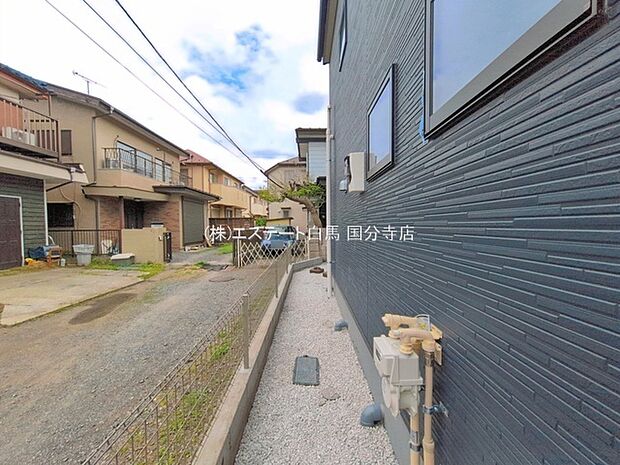 実際に室内をご見学頂くと生活のイメージが広がると思います。家具を置いたイメージや窓からの景色など。