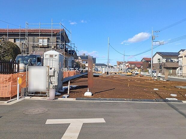 現在建物を建築中です、建築中の物件については現地確認の他、同施工会社の完成施工例のご案内、担当者のプレゼンテーションにてご検討ください。適切なご検討の方法をご説明させて頂きます。 