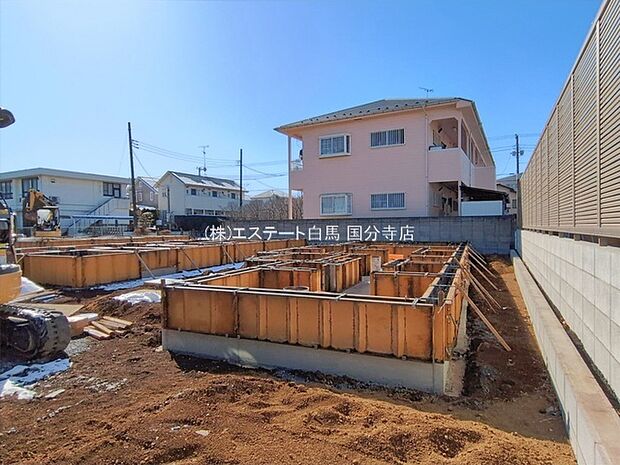 現在建物を建築中です、建築中の物件については現地確認の他、同施工会社の完成施工例のご案内、担当者のプレゼンテーションにてご検討ください。適切なご検討の方法をご説明させて頂きます。 