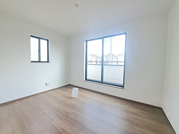 周辺のエリアで他にも沢山売りに出ている物件があります。インターネット掲載前の情報などもありますのでお気軽にお問合せください。まとめてご見学できます。