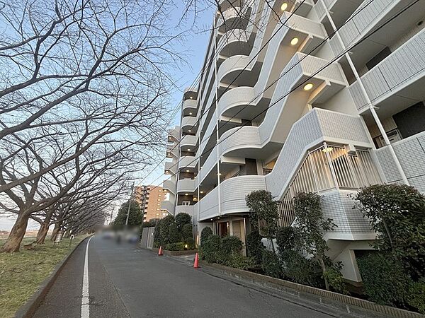 現地のご見学予約もスタートしました。周辺で売りに出ている物件も沢山御座います。まとめてご見学ができますのでお気軽にお申しつけください。