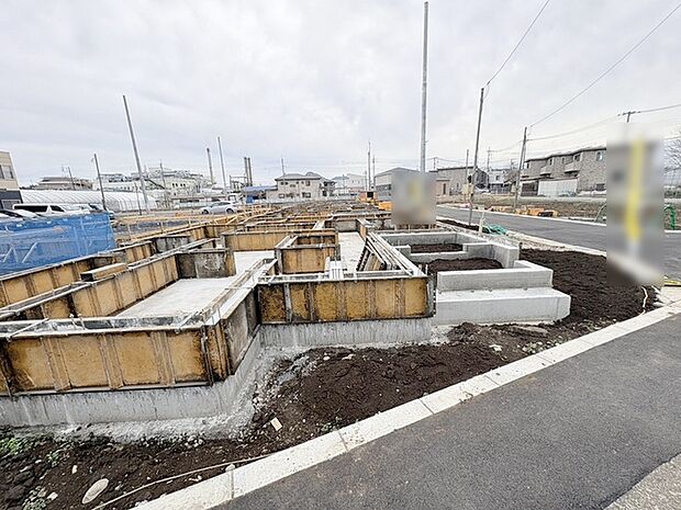 現在建物を建築中です、建築中の物件については現地確認の他、同施工会社の完成施工例のご案内、担当者のプレゼンテーションにてご検討ください。適切なご検討の方法をご説明させて頂きます。