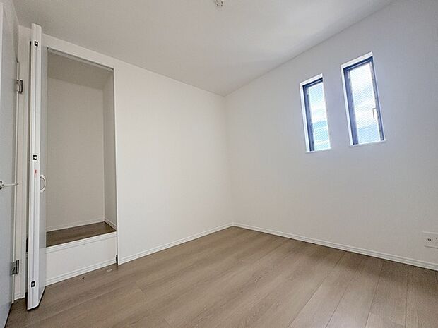 各お部屋に収納が設置されています。