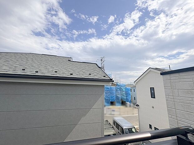 窓からの眺望です。実際に現地で眺望もご確認ください。