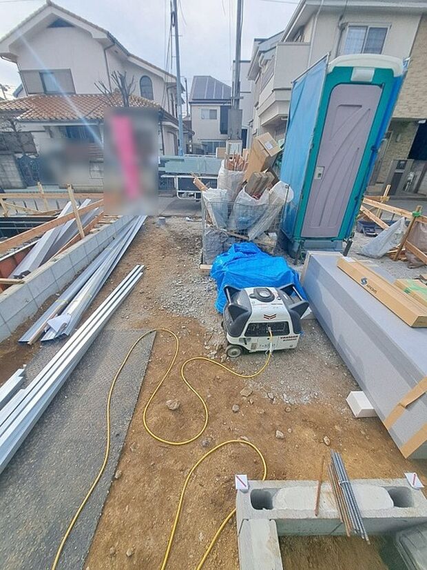 現在建物を建築中です、建築中の物件については現地確認の他、同施工会社の完成施工例のご案内、担当者のプレゼンテーションにてご検討ください。適切なご検討の方法をご説明させて頂きます。