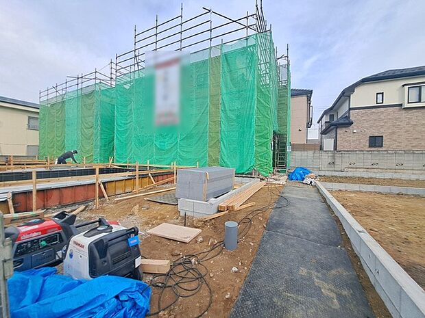 現在建物を建築中です、建築中の物件については現地確認の他、同施工会社の完成施工例のご案内、担当者のプレゼンテーションにてご検討ください。適切なご検討の方法をご説明させて頂きます。 