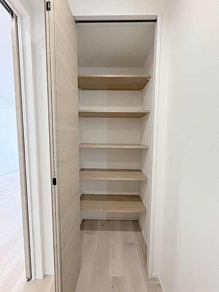 可変式の棚があなたの暮らしに合わせた収納を叶えます
