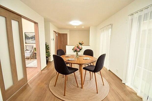 本画像はCGで作成しており、実際に現地に家具は置かれておりません。また、価格に家具は含まれておりません。