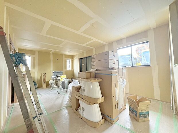 家族が一番集まる場所だから広々としつつも素敵な空間であって欲しい。みんながくつろぐリビングからキッチンまでが一つの空間のように繋がる間取り。 