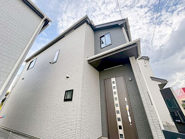 建物が完成しましたので室内のご見学予約スタート。当日のご見学予約も大歓迎です。お気軽にご連絡ください。他にもインターネットに掲載していない情報も沢山ありますので、比較で併せてご見学ができます。 