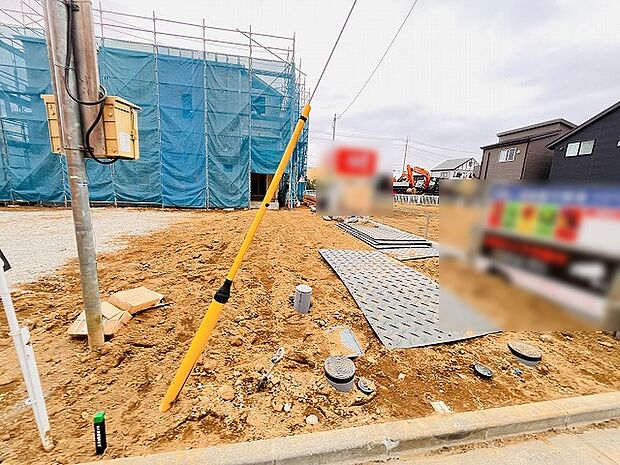 現在建物を建築中です、建築中の物件については現地確認の他、同施工会社の完成施工例のご案内、担当者のプレゼンテーションにてご検討ください。適切なご検討の方法をご説明させて頂きます。 