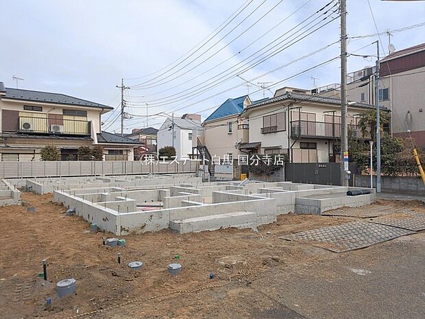 現在建物を建築中です、建築中の物件については現地確認の他、同施工会社の完成施工例のご案内、担当者のプレゼンテーションにてご検討ください。適切なご検討の方法をご説明させて頂きます。 