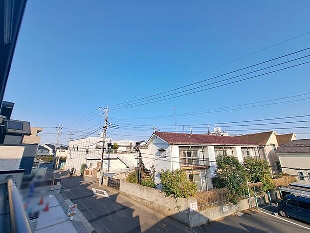 窓からの眺望です。実際に現地で眺望もご確認ください。